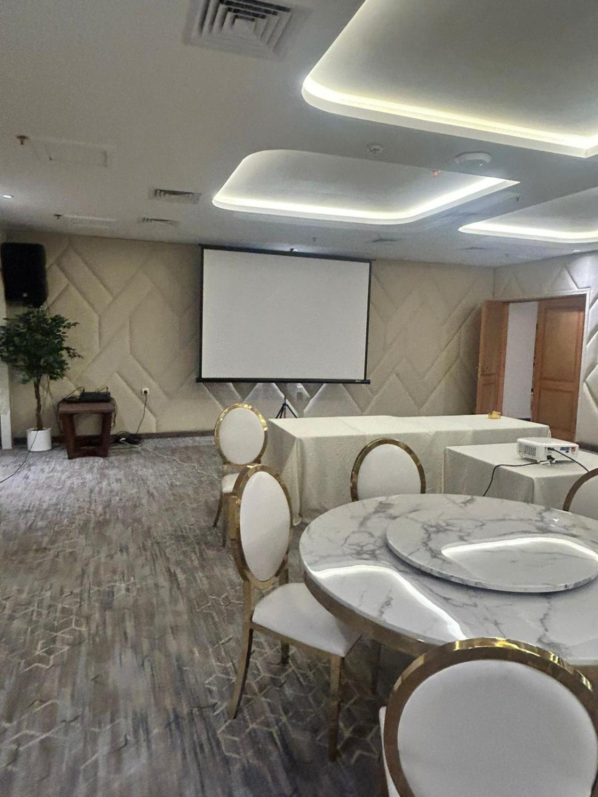 Dimond Vision Hotel *