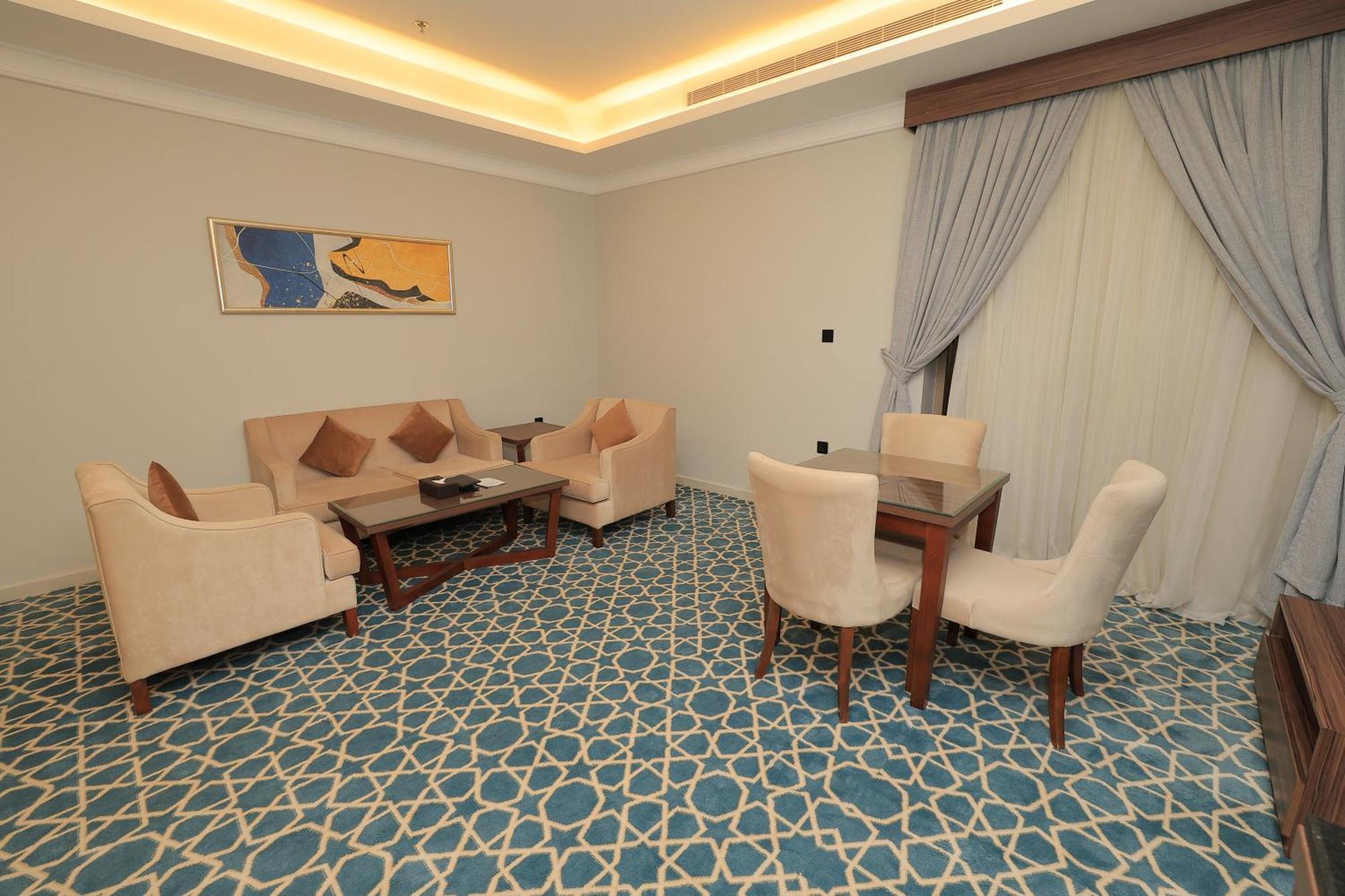 Dimond Vision Hotel *